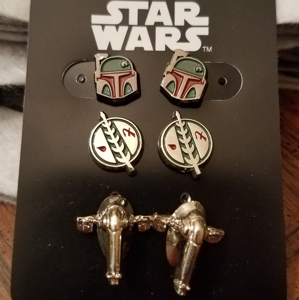 NWOT Star wars earrings